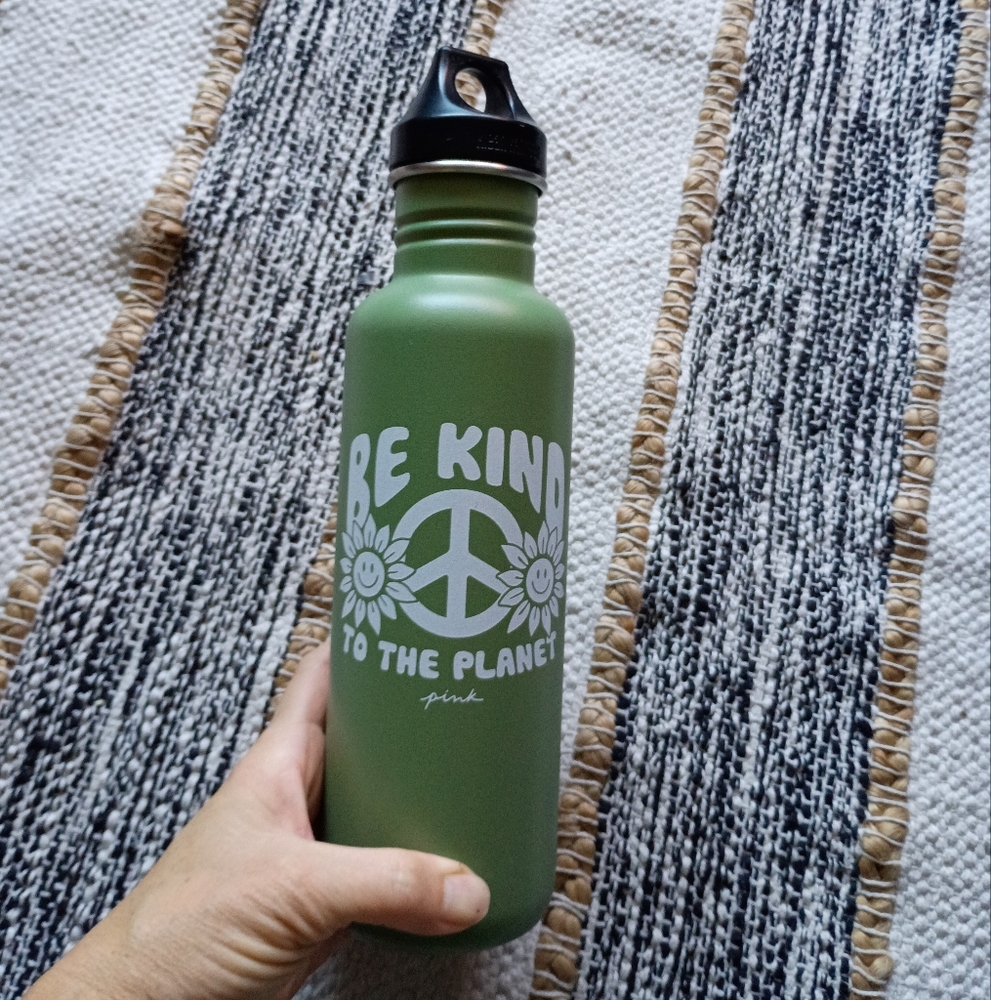 Kleen Kanteen Green Reusable Water Bottle with Peace Design